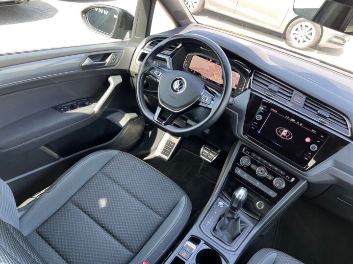 Abbildung Fahrzeugdetailansicht Volkswagen Touran - Nr. 11