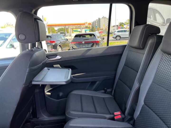 Abbildung Fahrzeugdetailansicht Volkswagen Touran - Nr. 33