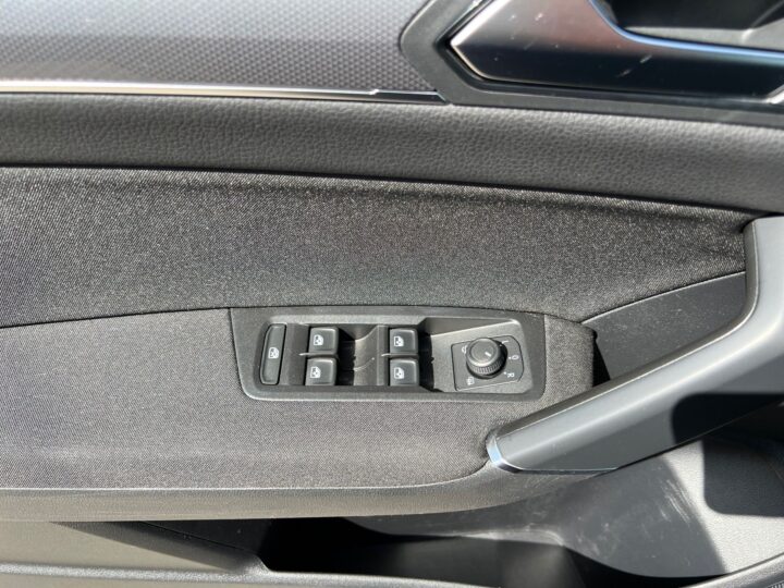 Abbildung Fahrzeugdetailansicht Volkswagen Touran - Nr. 31