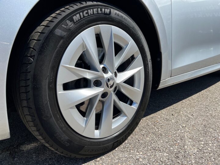 Abbildung Fahrzeugdetailansicht Skoda Octavia - Nr. 37