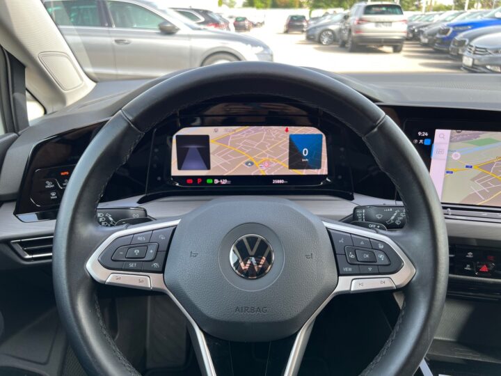 Abbildung Fahrzeugdetailansicht Volkswagen Golf Variant - Nr. 15