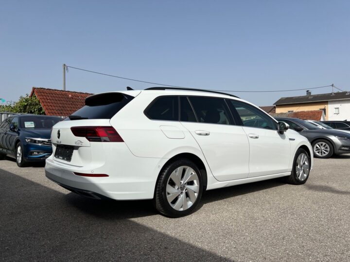 Abbildung Fahrzeugdetailansicht Volkswagen Golf Variant - Nr. 2
