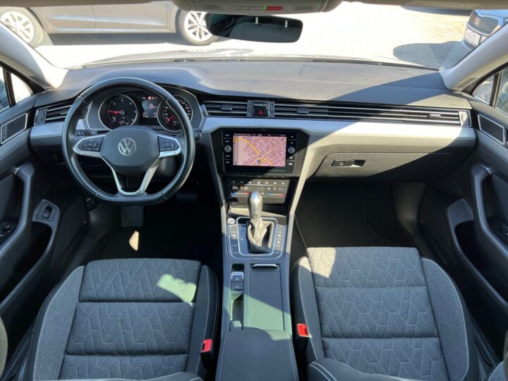 Abbildung Fahrzeugdetailansicht Volkswagen Passat Variant - Nr. 9