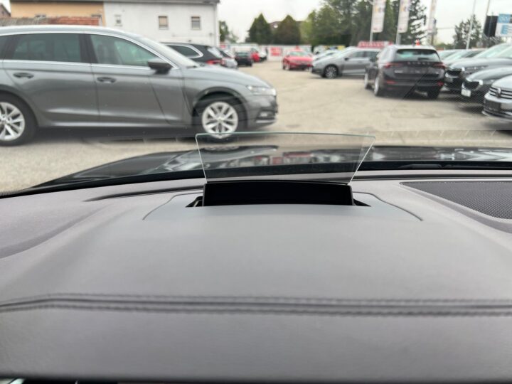 Abbildung Fahrzeugdetailansicht Volkswagen Arteon - Nr. 17