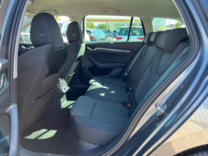 Abbildung Fahrzeugdetailansicht Skoda Octavia - Nr. 13
