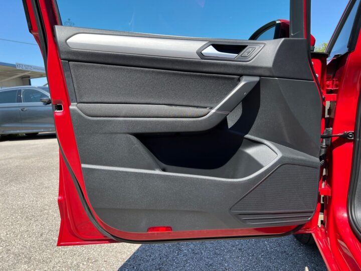 Abbildung Fahrzeugdetailansicht Volkswagen Touran - Nr. 30