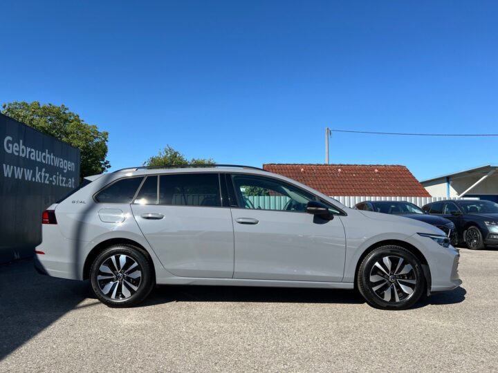 Abbildung Fahrzeugdetailansicht Volkswagen Golf Variant - Nr. 1