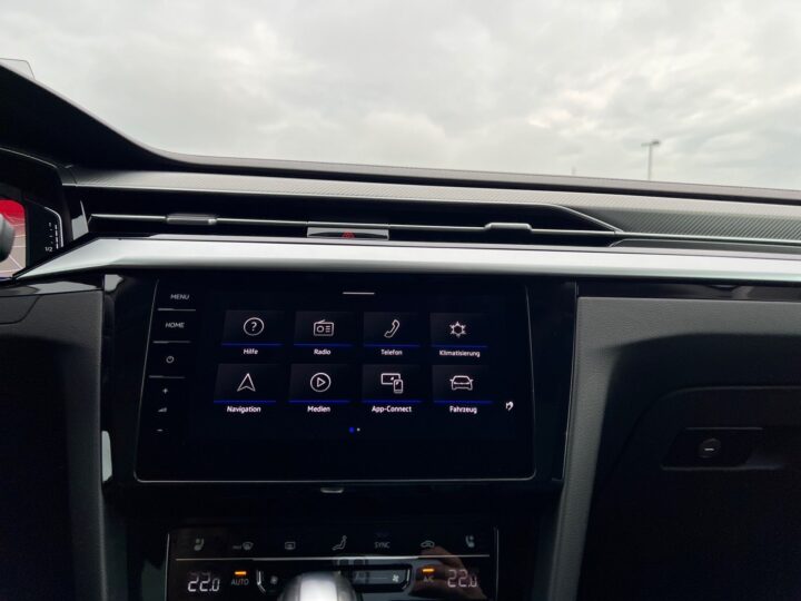 Abbildung Fahrzeugdetailansicht Volkswagen Arteon - Nr. 18