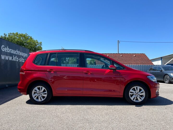 Abbildung Fahrzeugdetailansicht Volkswagen Touran - Nr. 1