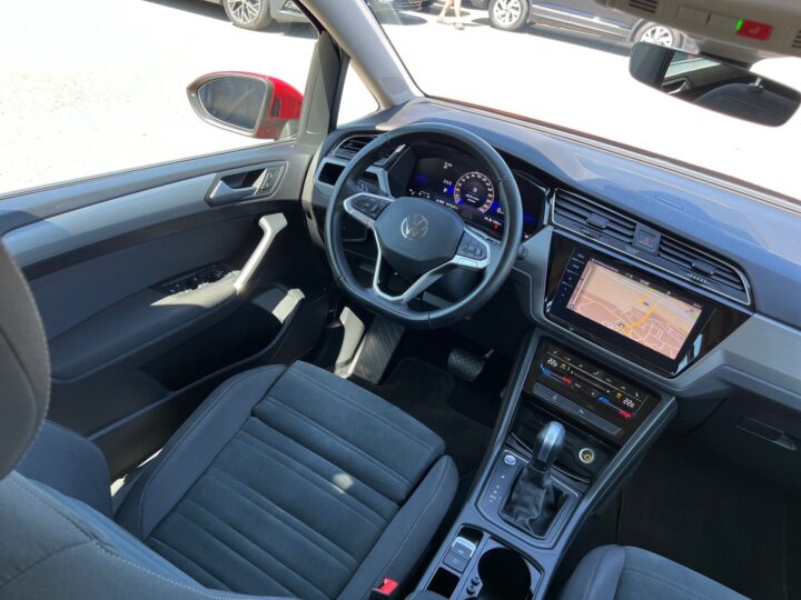 Abbildung Fahrzeugdetailansicht Volkswagen Touran - Nr. 11