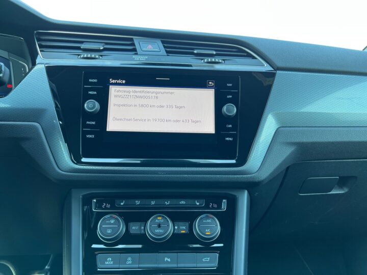 Abbildung Fahrzeugdetailansicht Volkswagen Touran - Nr. 26