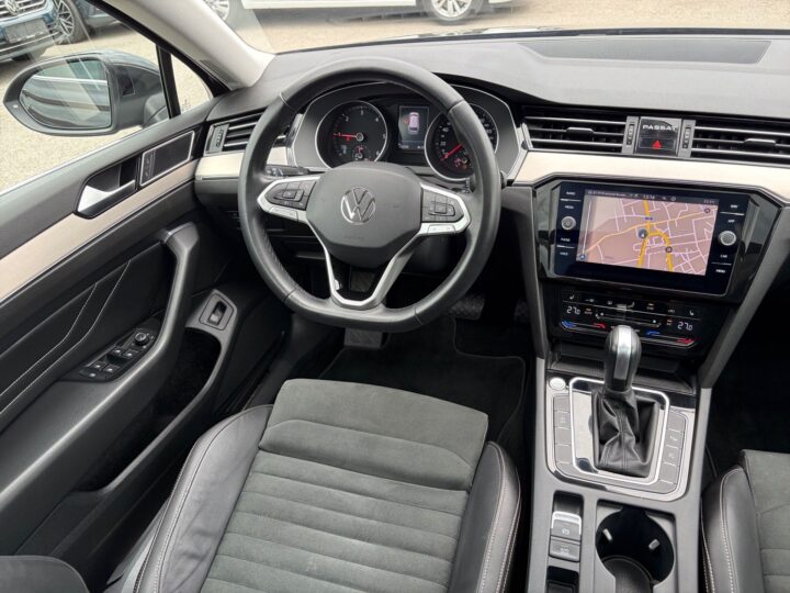 Abbildung Fahrzeugdetailansicht Volkswagen Passat - Nr. 11