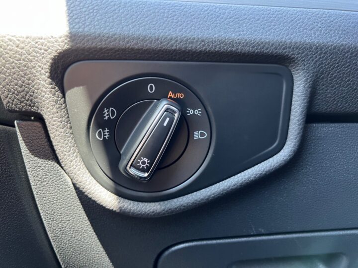 Abbildung Fahrzeugdetailansicht Volkswagen Touran - Nr. 44