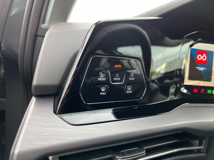 Abbildung Fahrzeugdetailansicht Volkswagen Golf Variant - Nr. 45