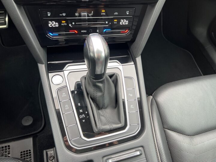 Abbildung Fahrzeugdetailansicht Volkswagen Arteon - Nr. 28