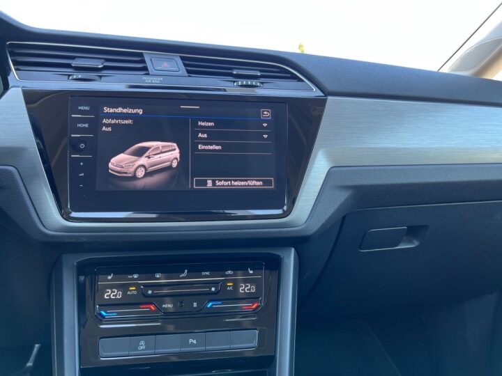 Abbildung Fahrzeugdetailansicht Volkswagen Touran - Nr. 25