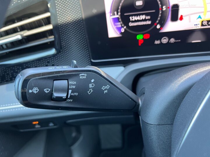 Abbildung Fahrzeugdetailansicht Volkswagen Passat Variant - Nr. 43