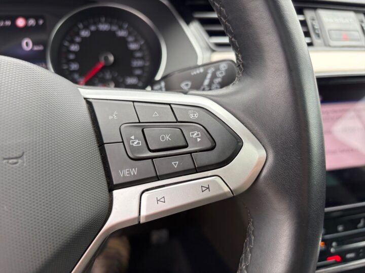 Abbildung Fahrzeugdetailansicht Volkswagen Passat - Nr. 25