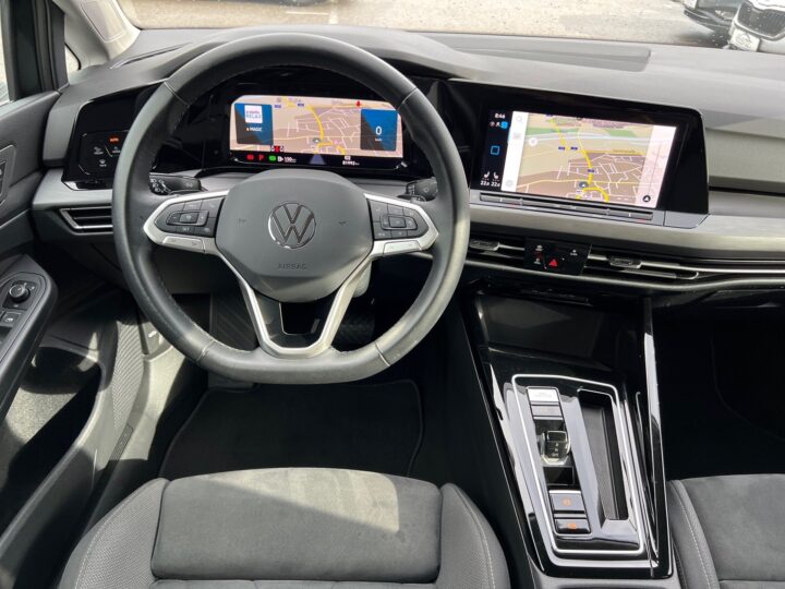 Abbildung Fahrzeugdetailansicht Volkswagen Golf Variant - Nr. 10