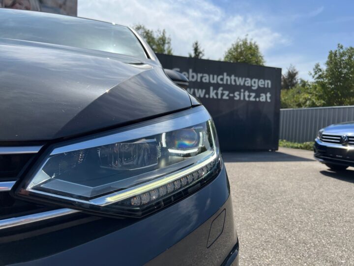 Abbildung Fahrzeugdetailansicht Volkswagen Touran - Nr. 35