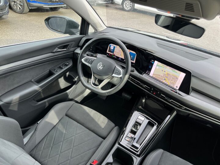 Abbildung Fahrzeugdetailansicht Volkswagen Golf Variant - Nr. 11