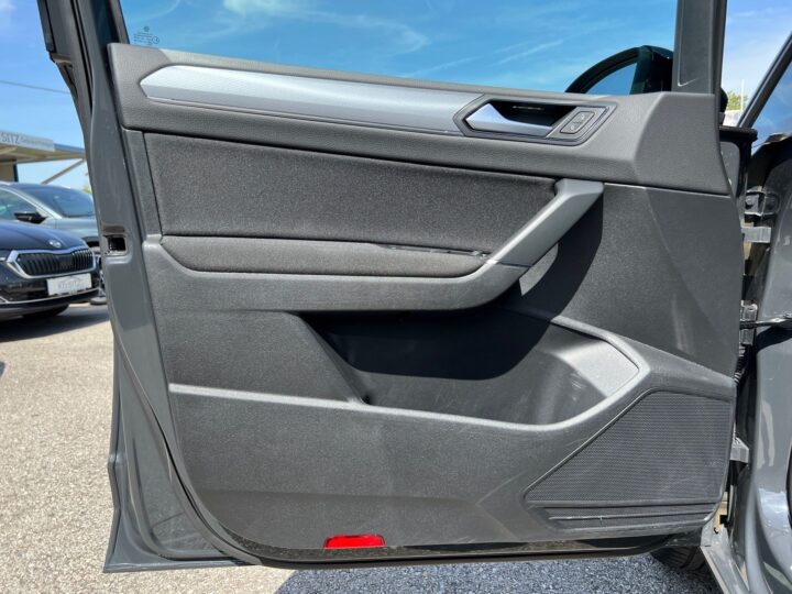 Abbildung Fahrzeugdetailansicht Volkswagen Touran - Nr. 30