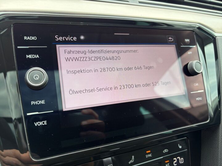 Abbildung Fahrzeugdetailansicht Volkswagen Passat - Nr. 21