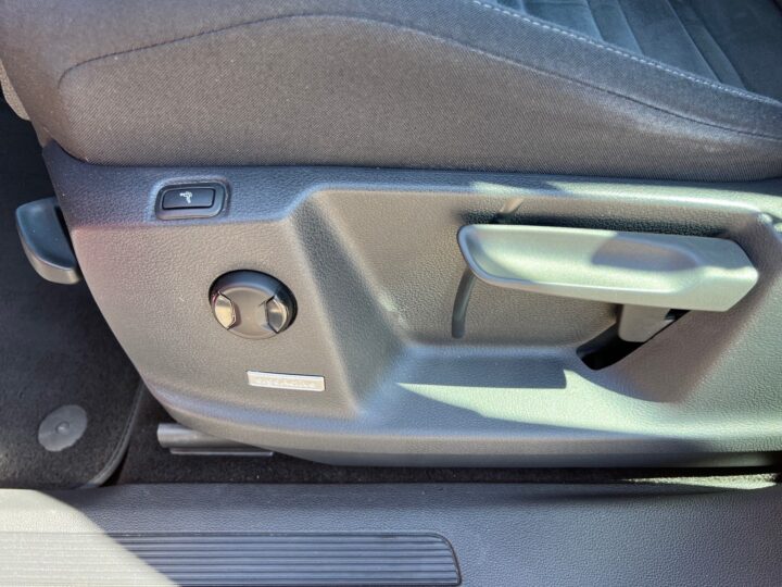 Abbildung Fahrzeugdetailansicht Volkswagen Touran - Nr. 32