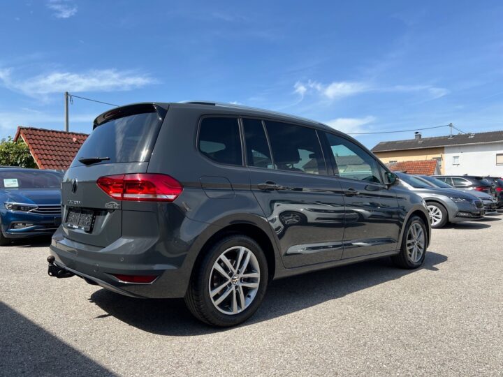 Abbildung Fahrzeugdetailansicht Volkswagen Touran - Nr. 2