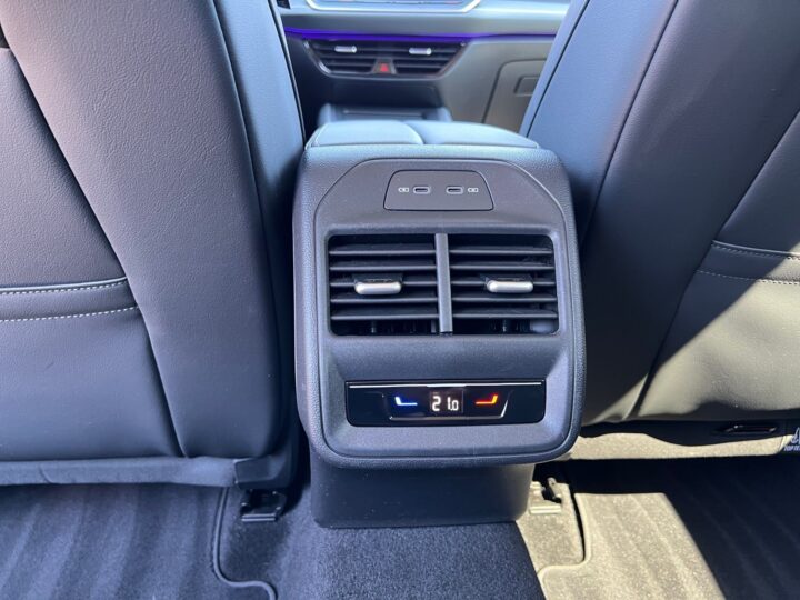 Abbildung Fahrzeugdetailansicht Volkswagen Passat Variant - Nr. 33
