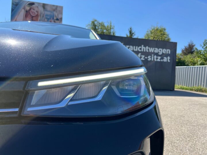 Abbildung Fahrzeugdetailansicht Volkswagen Passat Variant - Nr. 36