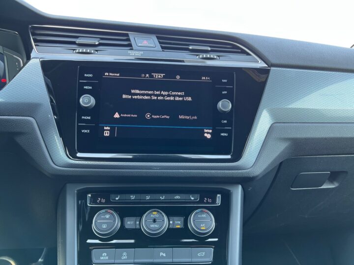 Abbildung Fahrzeugdetailansicht Volkswagen Touran - Nr. 22