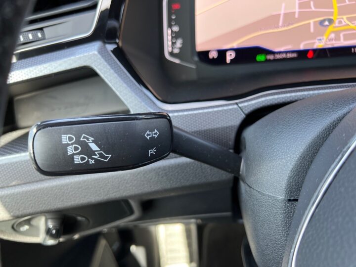 Abbildung Fahrzeugdetailansicht Volkswagen Touran - Nr. 44