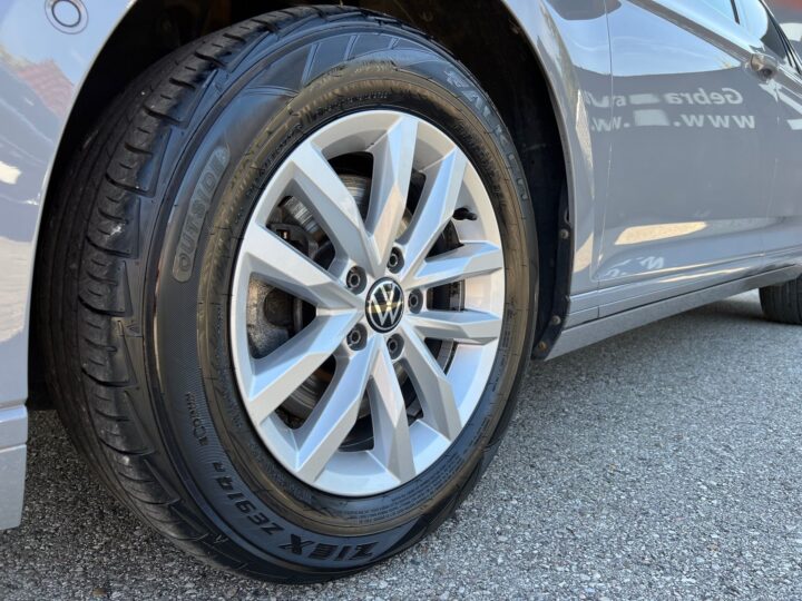 Abbildung Fahrzeugdetailansicht Volkswagen Passat Variant - Nr. 37
