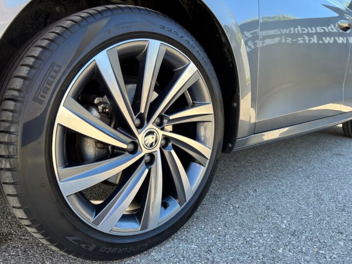 Abbildung Fahrzeugdetailansicht Skoda Octavia - Nr. 37