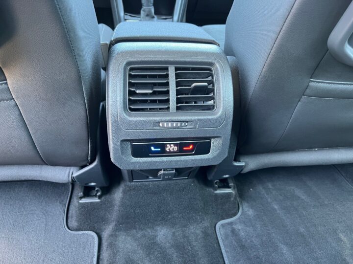 Abbildung Fahrzeugdetailansicht Volkswagen Touran - Nr. 33