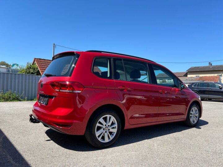Abbildung Fahrzeugdetailansicht Volkswagen Touran - Nr. 2