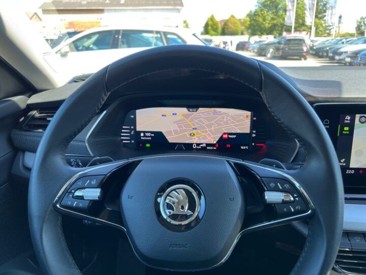 Abbildung Fahrzeugdetailansicht Skoda Octavia - Nr. 15