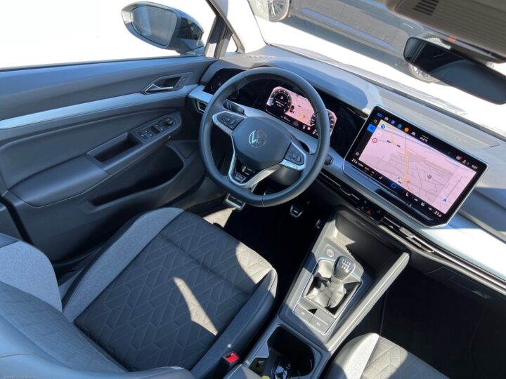 Abbildung Fahrzeugdetailansicht Volkswagen Golf Variant - Nr. 11