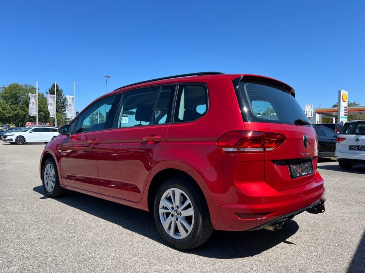 Abbildung Fahrzeugdetailansicht Volkswagen Touran - Nr. 4