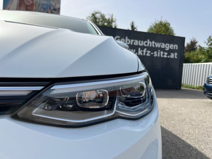 Abbildung Fahrzeugdetailansicht Volkswagen Golf Variant - Nr. 35