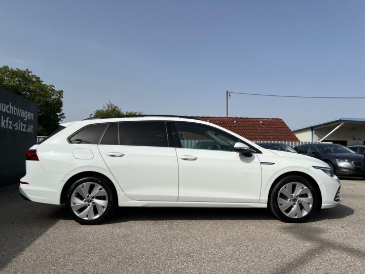 Abbildung Fahrzeugdetailansicht Volkswagen Golf Variant - Nr. 1