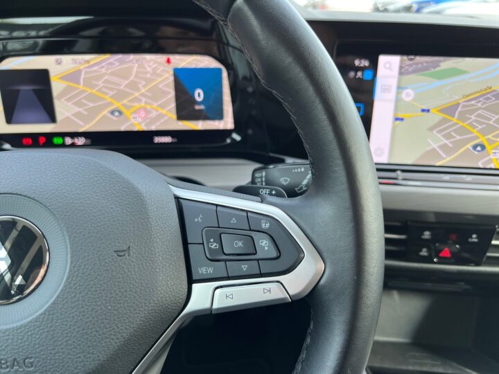 Abbildung Fahrzeugdetailansicht Volkswagen Golf Variant - Nr. 40