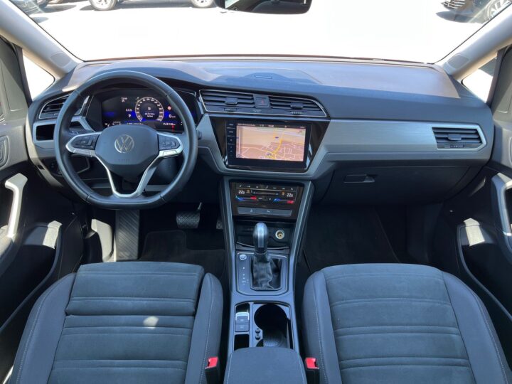 Abbildung Fahrzeugdetailansicht Volkswagen Touran - Nr. 9