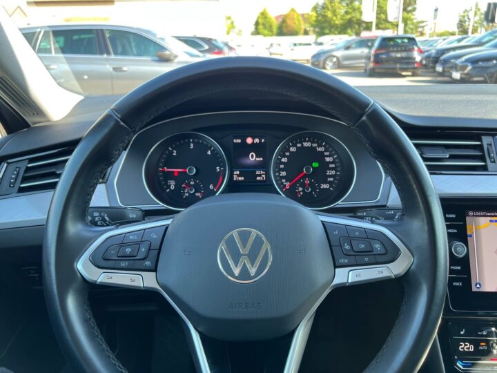Abbildung Fahrzeugdetailansicht Volkswagen Passat Variant - Nr. 15