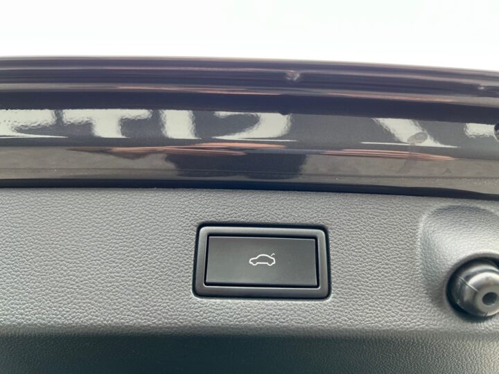 Abbildung Fahrzeugdetailansicht Volkswagen Arteon - Nr. 38