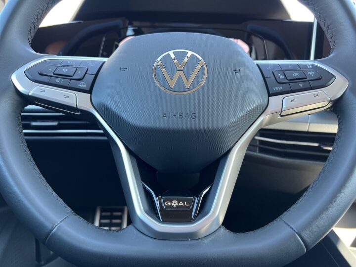 Abbildung Fahrzeugdetailansicht Volkswagen Golf Variant - Nr. 41