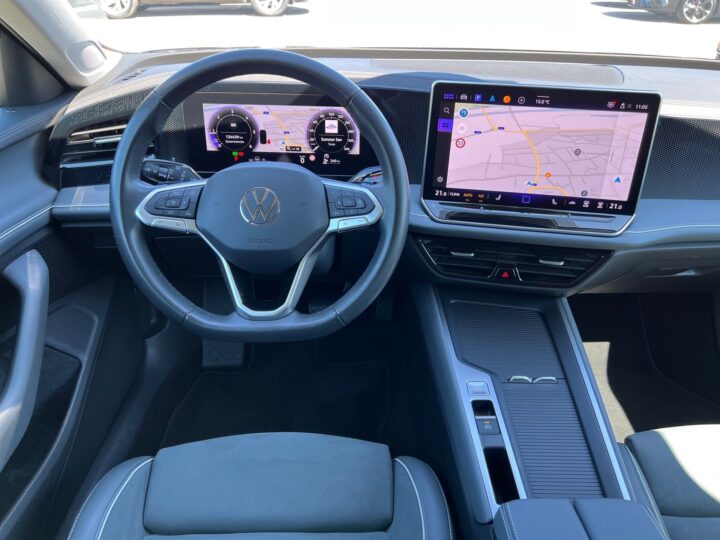 Abbildung Fahrzeugdetailansicht Volkswagen Passat Variant - Nr. 10