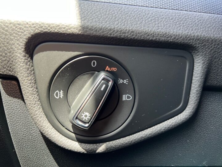 Abbildung Fahrzeugdetailansicht Volkswagen Touran - Nr. 45