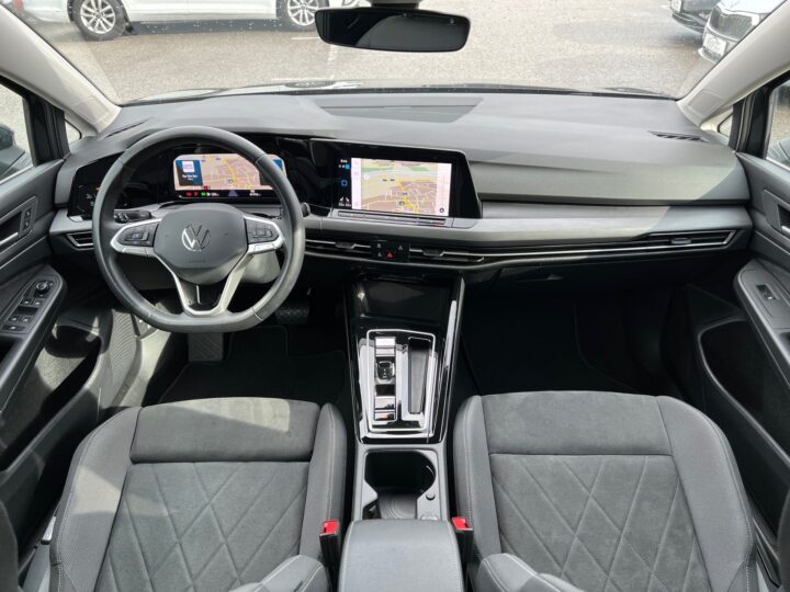 Abbildung Fahrzeugdetailansicht Volkswagen Golf Variant - Nr. 9